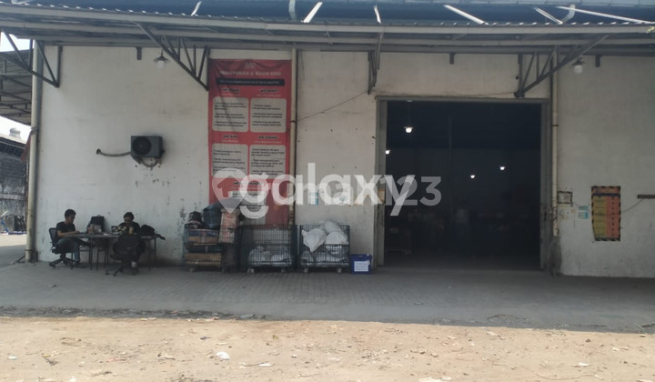 Gudang Taman Sidoarjo near Waru Toll Gate Exit