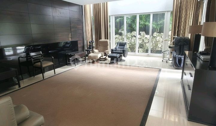 Home With Pool At West Surabaya Close To Pakuwonmall Ciputraworld