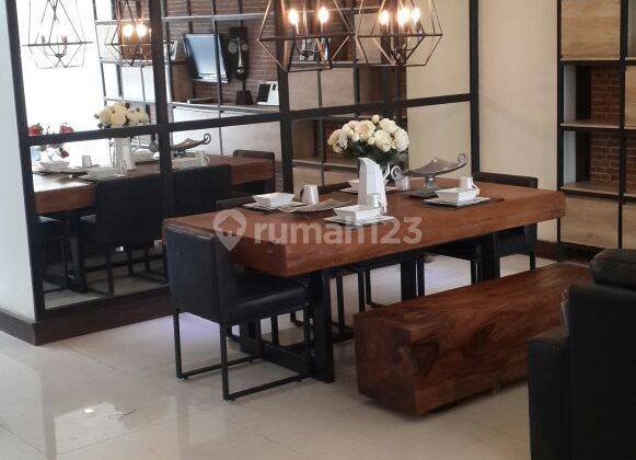 Graha Famili Dekat Hokky Mart Dan Pakuwon Mal Fullyl Furnished