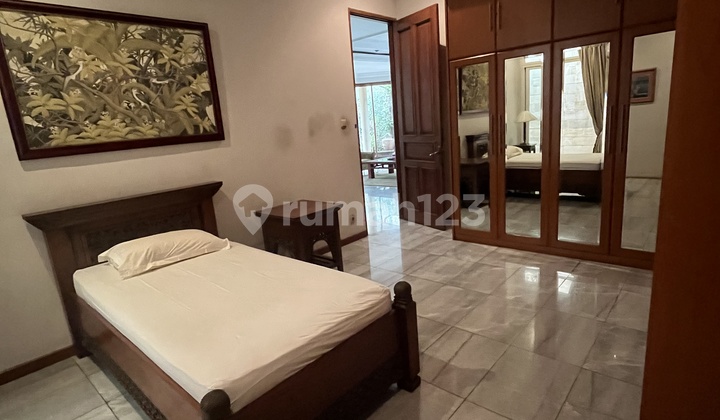 1-story house with swimming pool 2