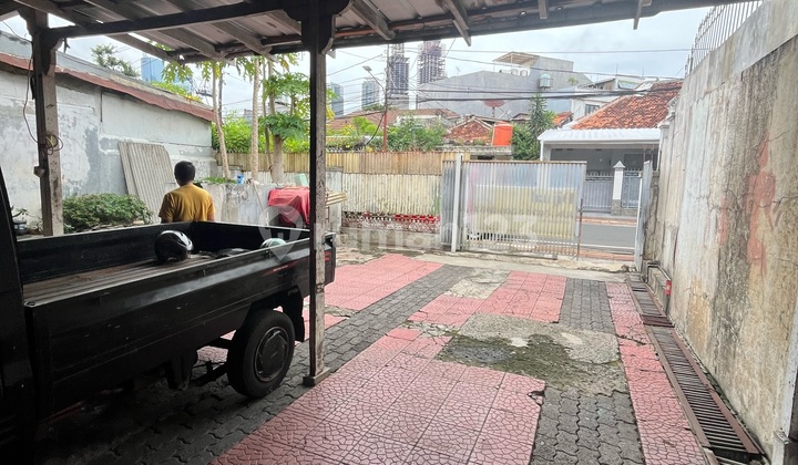 Rumah Tua Mesti Bangun