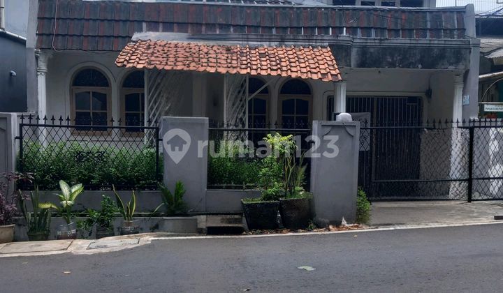 For Rent Ready-to-Occupy House in Pengadegan Pamcoran, South Jakarta