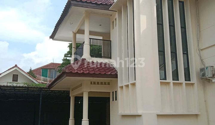 For Rent: Ready-to-Occupy Building House in Mampang, South Jakarta