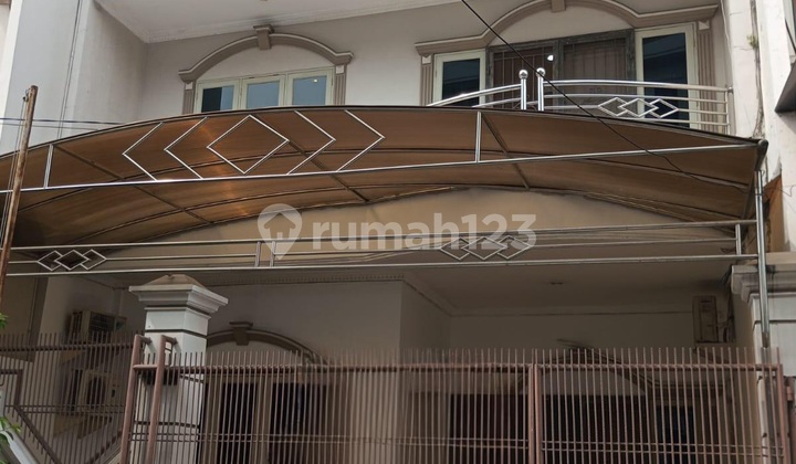 For Sale: 2.5-Story House in Muara Karang Complex For Sale: 2.5-Story House in Muara Karang Complex
