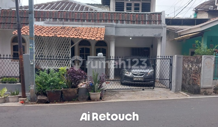 For Rent Ready-to-Occupy House in Pengadegan Pamcoran, South Jakarta