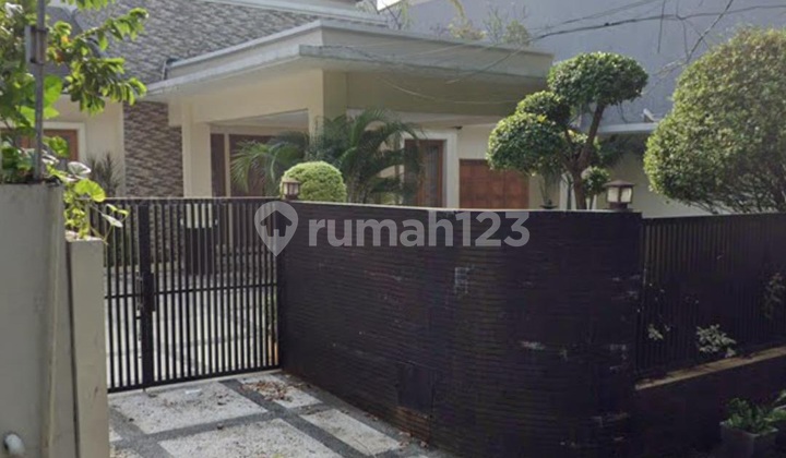 For Rent Ready-to-Occupy 2-Storey House in Menteng, Central Jakarta 2