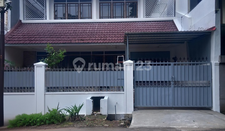 Disewakan Rumah 2 Lantai Siap.huni.di Pancoran Jakarta Selatan