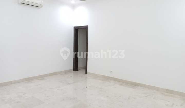 Disewakan Rumah 2 Lantai Siap Huni di Menteng Jakarta Pusat 2