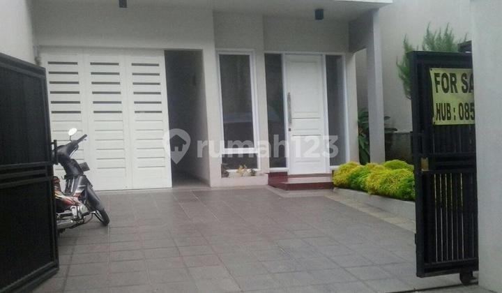 Di Sewakan/ Di Jual Rumah Di Kemang Timur Jakarta Selatan