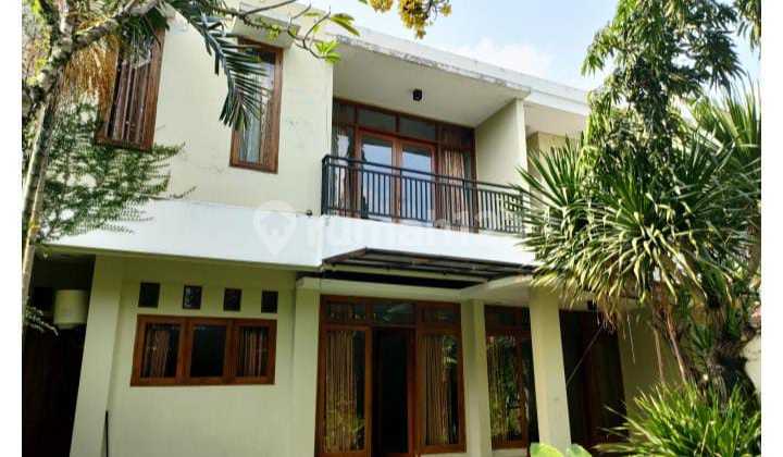 Diseawakan Rumah 2 Lantai Di Kemang Jakarta Selatan