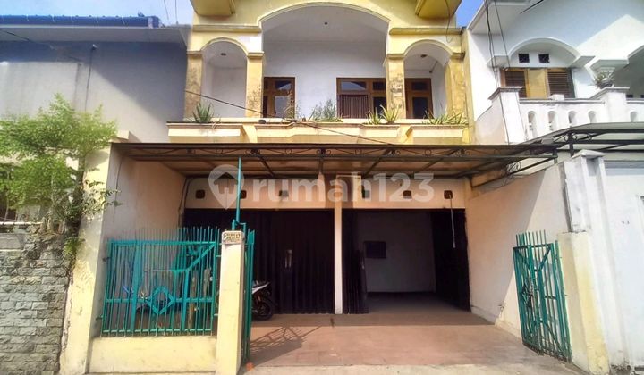 Di Sewakan /di Jual Rumah 2 Lantai Di Kalibata Jakarta Selatan 