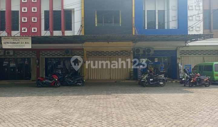For Rent 2-Story Shop House In Menganti, Gersik