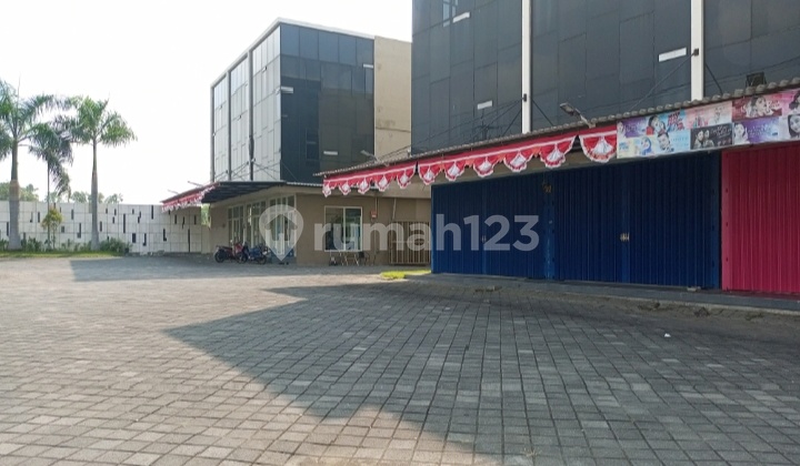 Shop House Facing Main Road # Shop House Menganti Gresik 2