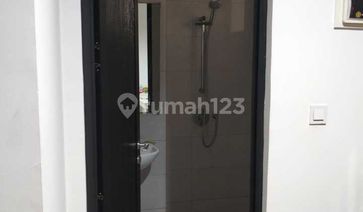 Condo House at Green Royal, 3rd Floor, Semi-Furnished.