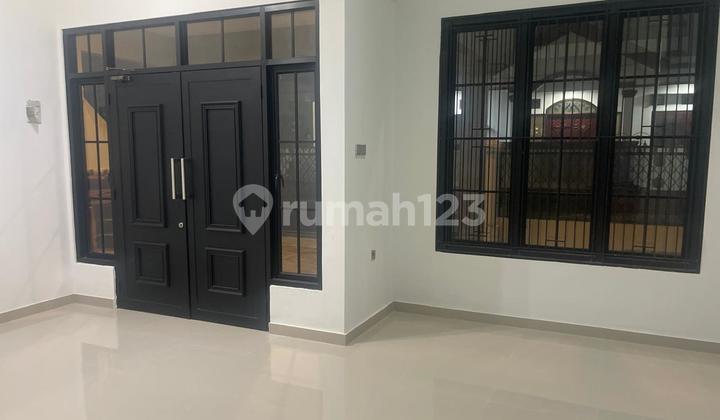 Rumah 2 lantai di Pondok Gede Jak-Tim, Luas 195m2, Hadap Selatan