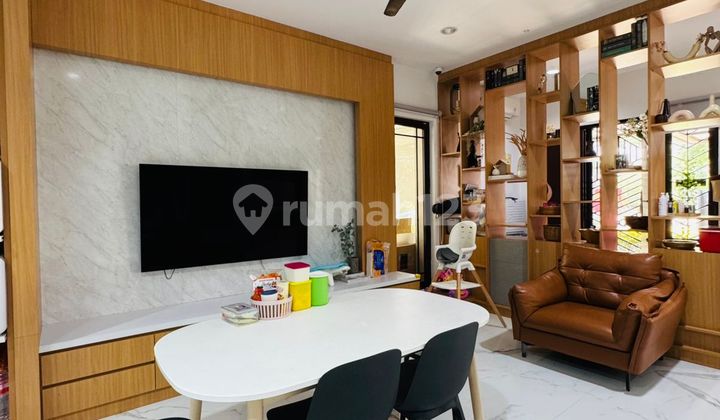 Rumah di Cluster Asia, SHM, Uk. 8x18m, Hadap Utara, Semi Furnish