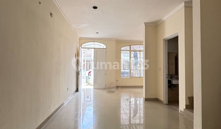 Rumah Cluster West Europe di Green Lake City, Uk. 6X15, SHM