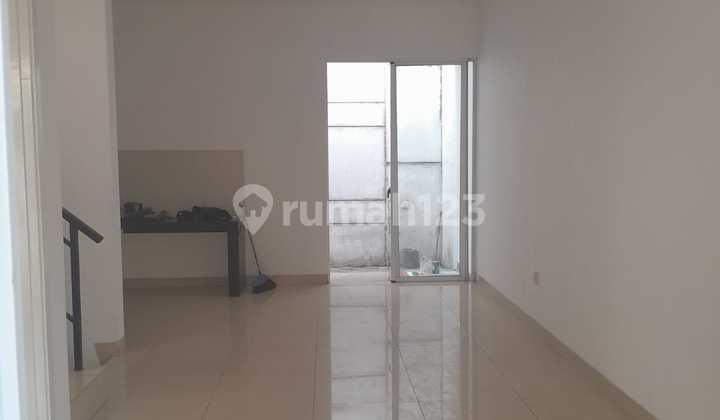 Rumah di Green Lake City, Australia, Uk. 6x15m, Hadap Barat 1