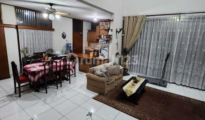 House in Ulujami Raya, Area 405m2, SHM, Main Road Access 2