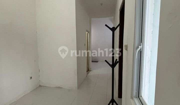 Rumah di Komplek Kejaksaan Agung Karang Tengah, Uk. 7X10.5m