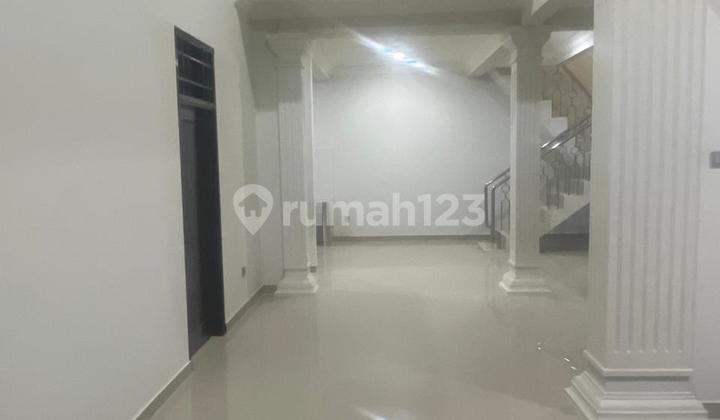 2-story house in Pondok Gede, East Jakarta, 195m2 area, South facing 2