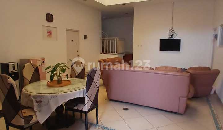 House in Lippo Karawaci, Area 450m2, 2 floors 2