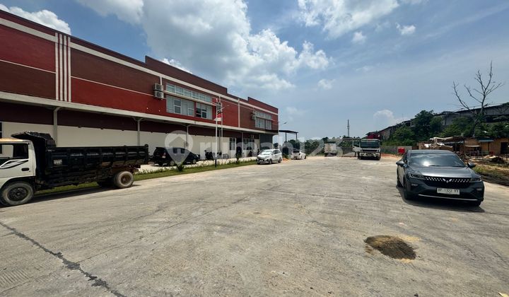 Pine Tree Industrial Warehouse