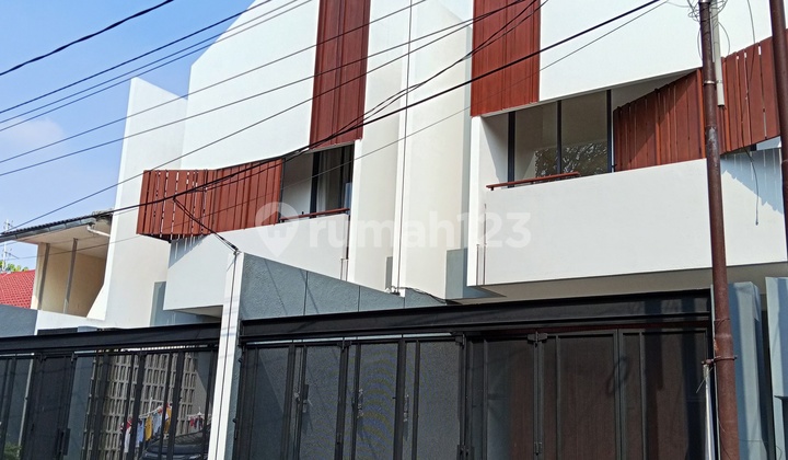 For Sale New House in Duren Sawit Near Tebet Access for 2 Cars Wide 2