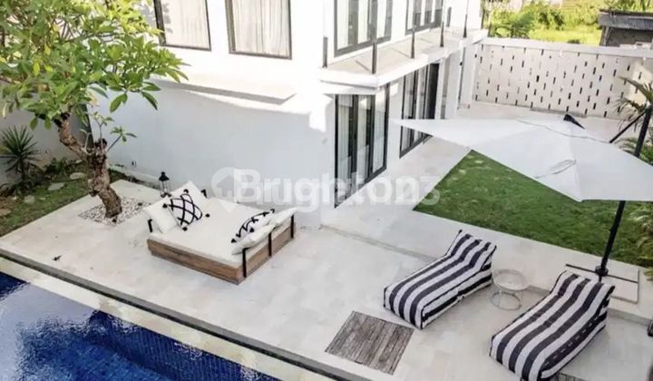Modern Tropical Oasis Villa with Rice Field Views in Canggu - 5BR Fully Furnished