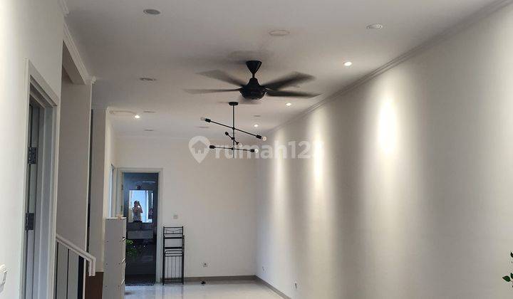 Disewakan Rumah Semi Furnished Murah di Suvarna Sutera | 3 KT 2