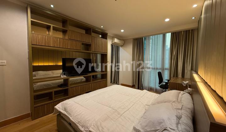 (a) Exclusive Apartments at Residence 8 Sudirman View