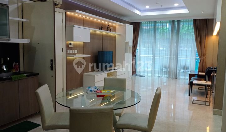 Ruang Apartemen Luas Dengan Pemandangan Asta Mall Untuk Disewa Di Residence 8