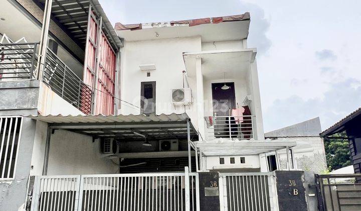 Di Jual Cepat Rumah di Lokasi Strategis Dekat Pusat Kota Pejaten Timur, Jalan di Lalui 2 Mobil, Konsep Minimalis Modern Semi Furnished Rooftoof, Negotiable Langsung Owner 1