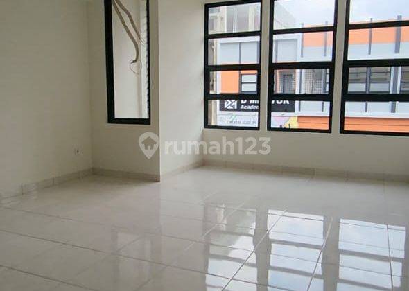 Ruko Graha Boulevard Nomor D-06, 2 Lt Ukuran 60 M²/lantai Di Kawasan Sumarecon Mutiara Makassar 2