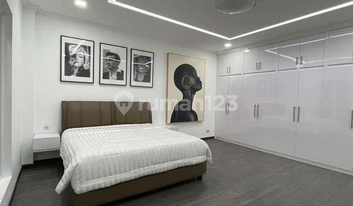 Disewakan Rumah Cluster Taman Menteng Lippo Cikarang Psra11m 2