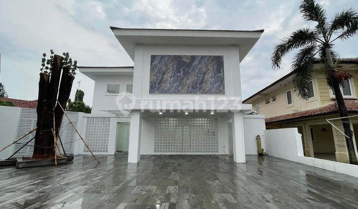 Disewakan Rumah Cluster Taman Menteng Lippo Cikarang Psra11m