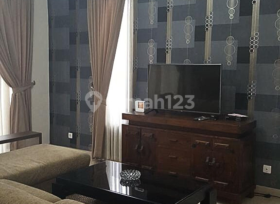 Disewakan Rumah Cluster Taman Menteng Lippo Cikarang 2