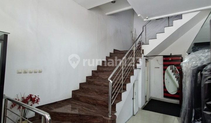 4-Storey Special Ruko in Gardujati, Building Area 388M2