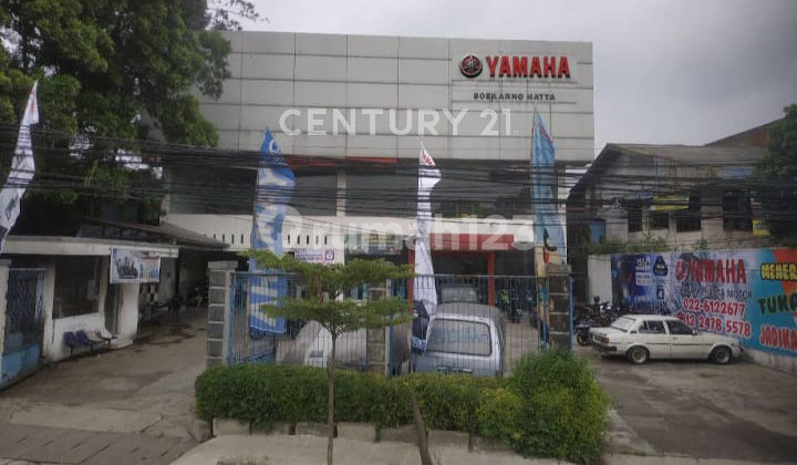 Gedung Showroom Aktif di Jalan Soekarno Hatta Bandung Gedung Showroom Aktif di Jalan Soekarno Hatta Bandung