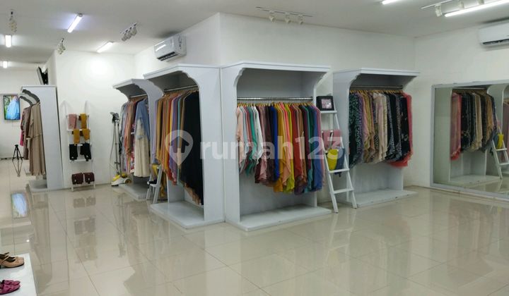 Commercial Building For Sale In