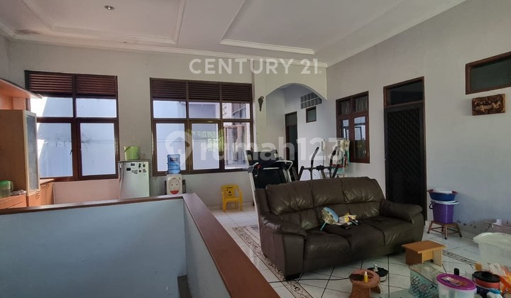 Rumah Asri Full Furnished Di Setraduta Bandung