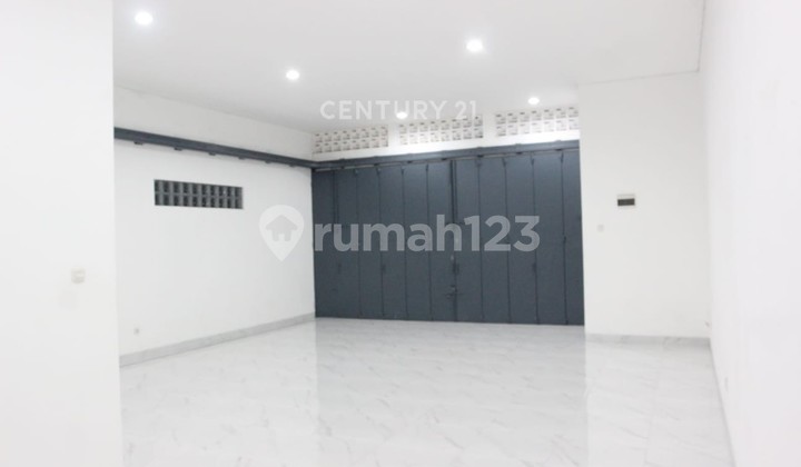 Strategic Shop House on Main Road Sangkurang Bandung Strategic Shop House on Main Road Sangkurang Bandung