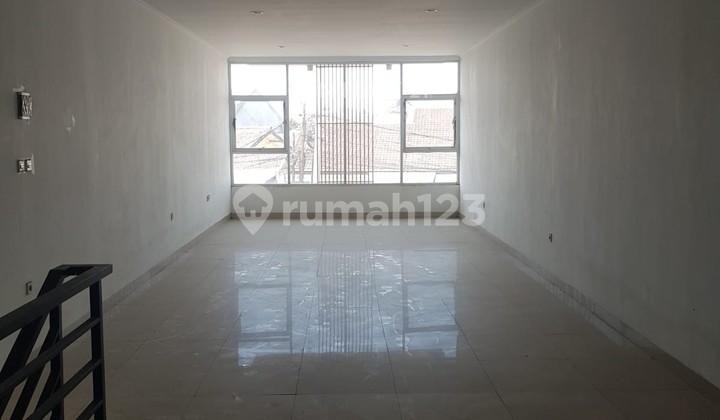 3-Story Shop House on Rancabolang Main Road, Bandung 2