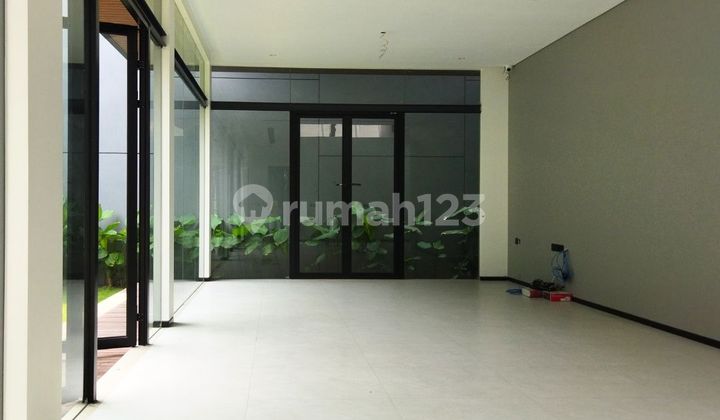 Rumah Minimalis Modern Kota Baru Parahyangan