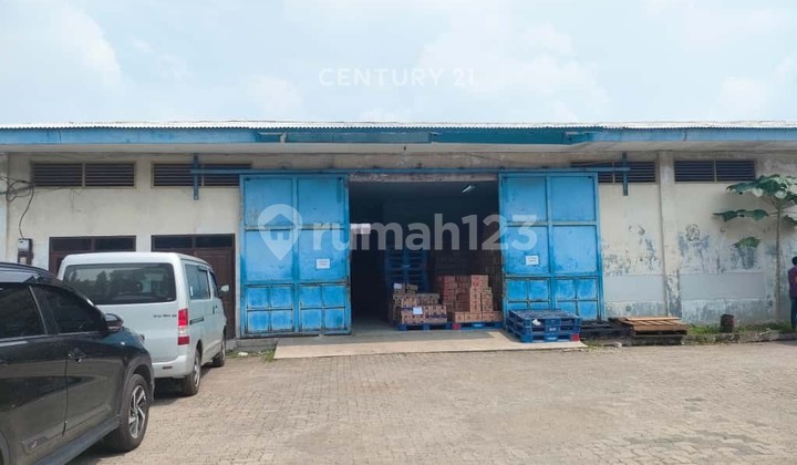 Strategic Warehouse On Mainroad Kiaracondong