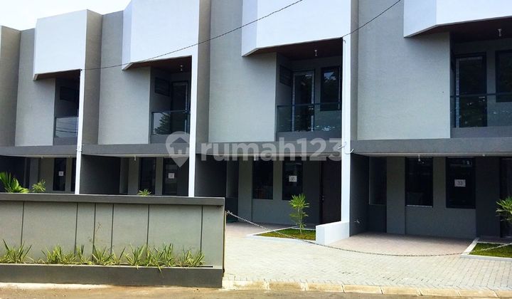 New Derwati Mas Modern Minimalist 2-Story House 2