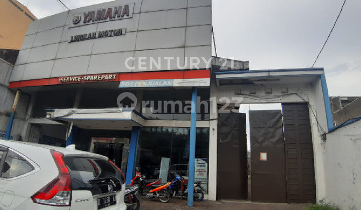 Gedung Ex Showroom Bengkel dan Gudang di Jl Peta Bandung