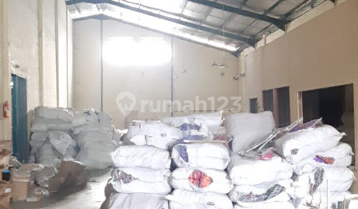 Gedung Ex Showroom Bengkel dan Gudang di Jl Peta Bandung 2