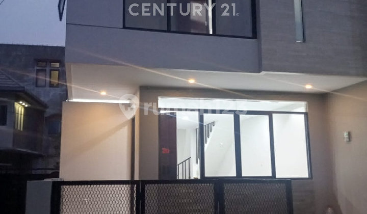 Rumah Leuwi Sari 1. Rumah Leuwi Sari 1.