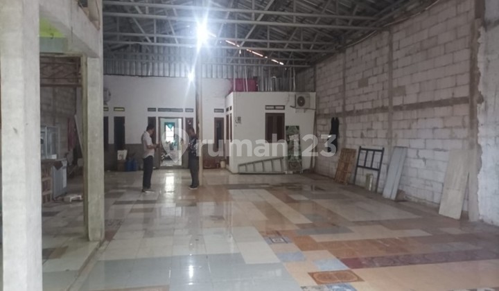 Showroom House in Cipunagara Area, Subang